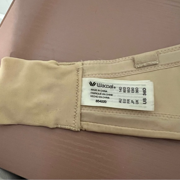 Wacoal Strapless Bra - Picture 5 of 9